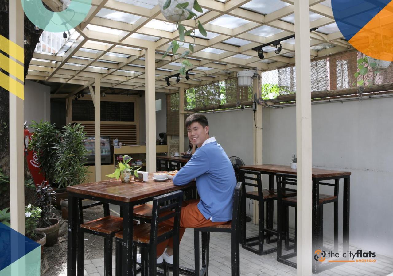 The City Flats Amorsolo Makati City Exterior photo